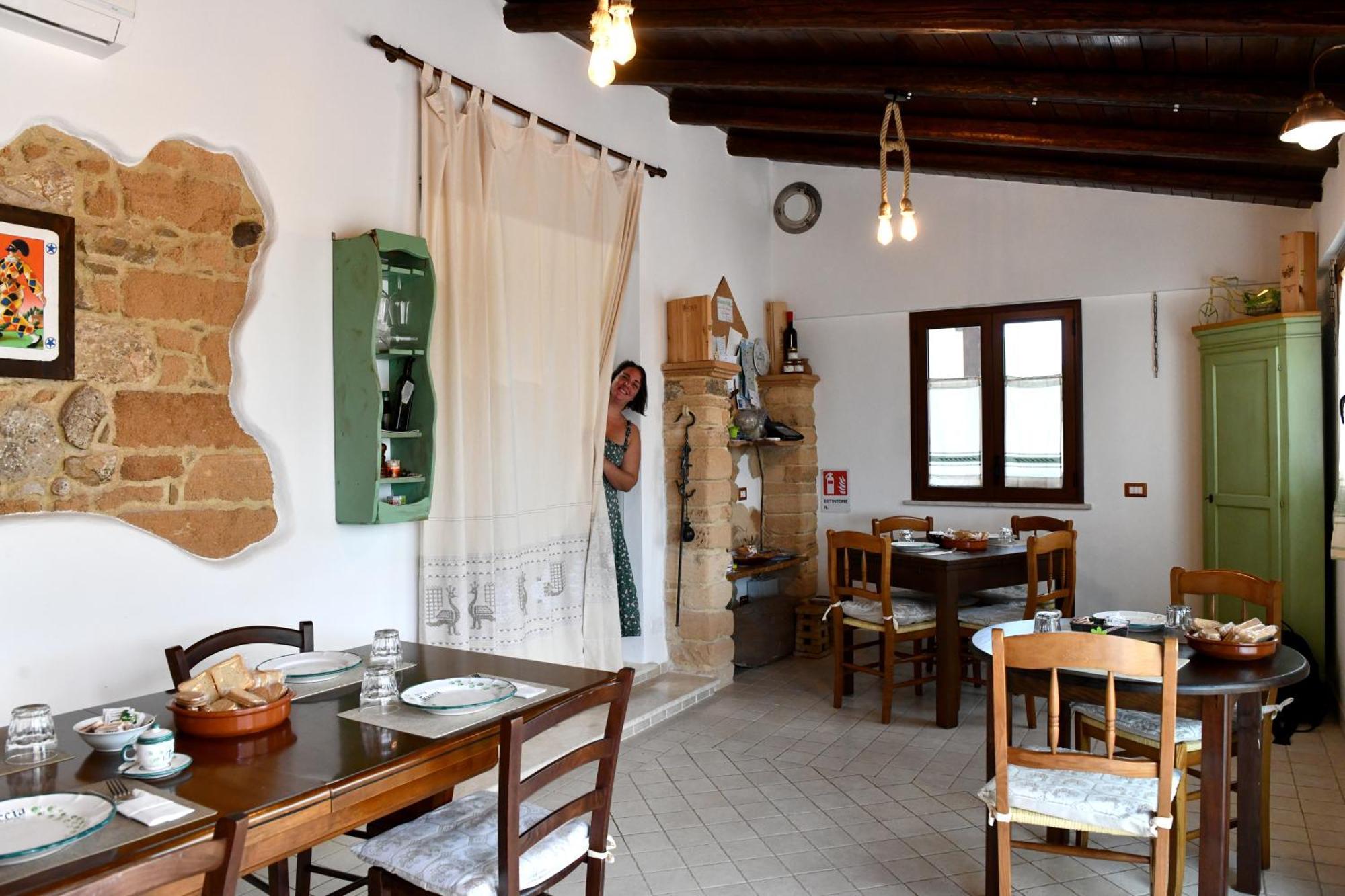 Bentu e Sole Villa Fertilia Bagian luar foto